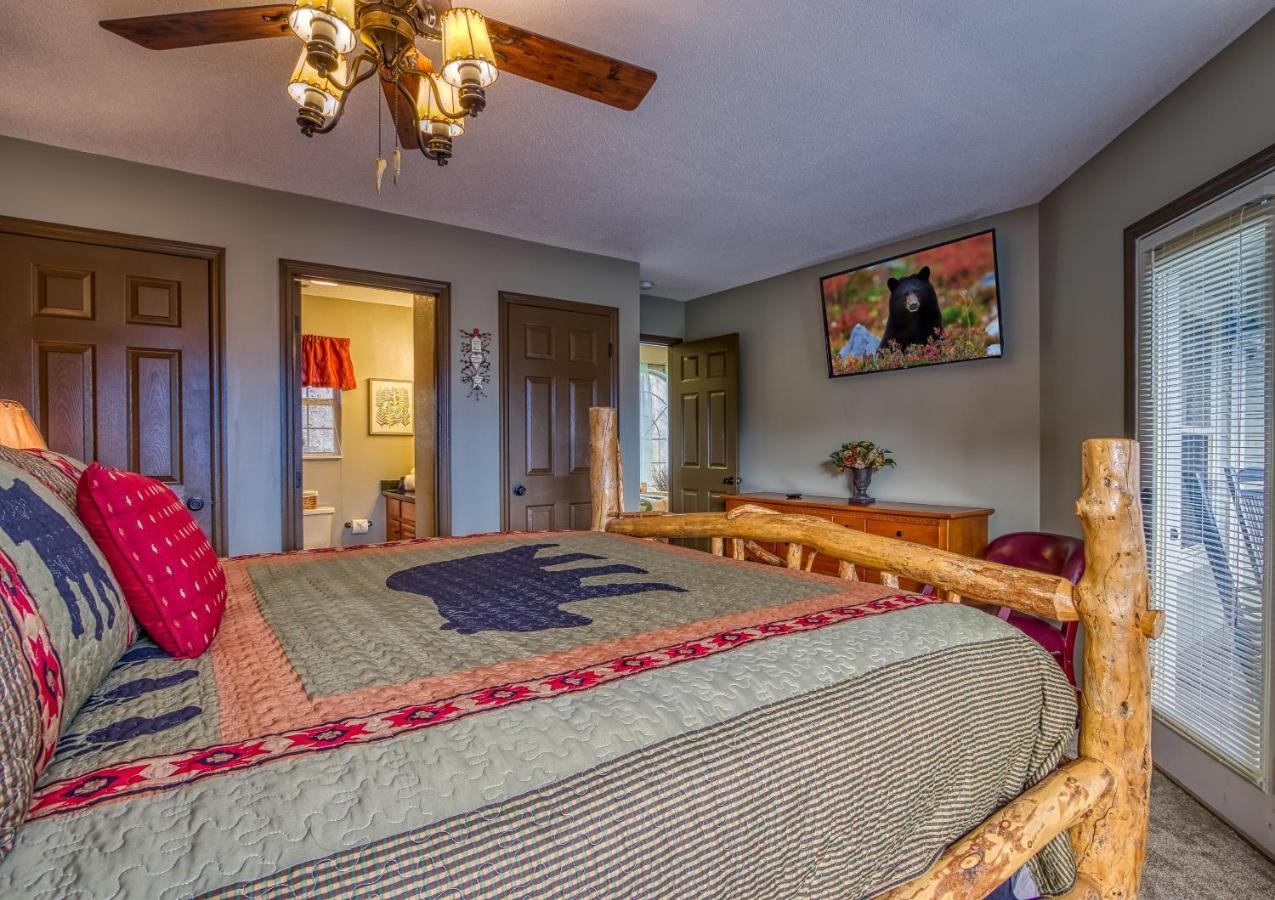 Tree Tops Retreat: Luxury Mountain Suites with Hot Tub and Bear Sightings Gatlinburg Exterior photo