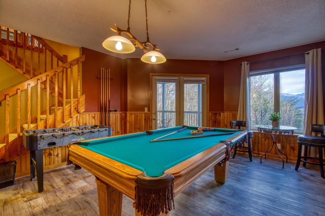 Tree Tops Retreat: Luxury Mountain Suites with Hot Tub and Bear Sightings Gatlinburg Exterior photo