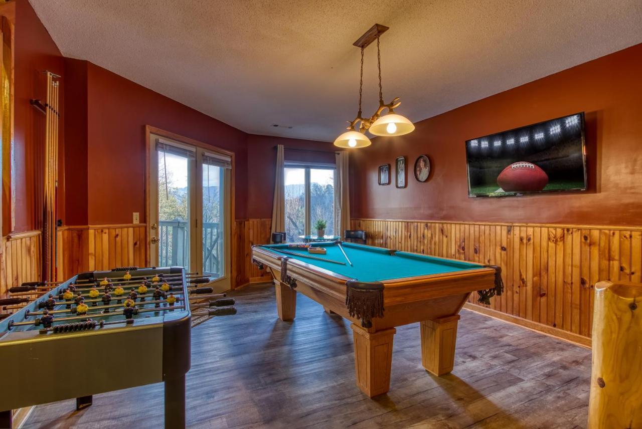 Tree Tops Retreat: Luxury Mountain Suites with Hot Tub and Bear Sightings Gatlinburg Exterior photo