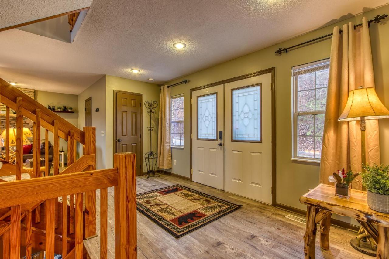 Tree Tops Retreat: Luxury Mountain Suites with Hot Tub and Bear Sightings Gatlinburg Exterior photo